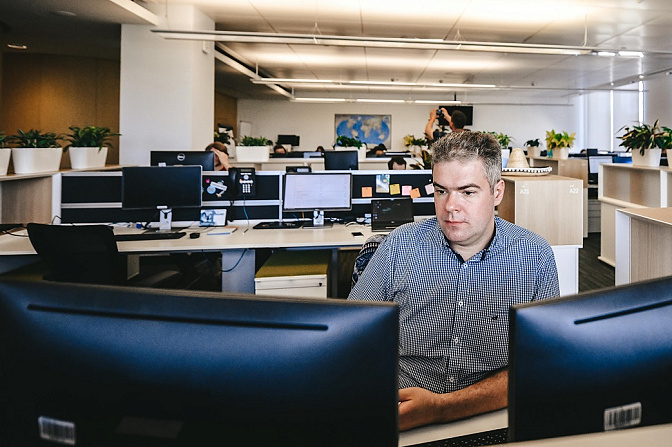 ит компания работа на компьютере