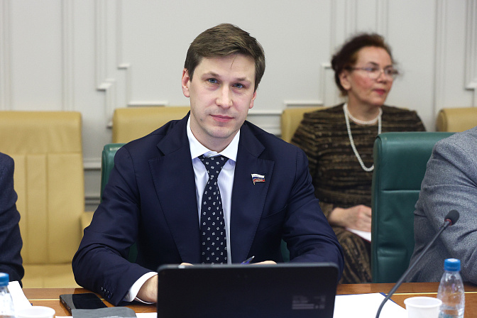 сенатор иван новиков