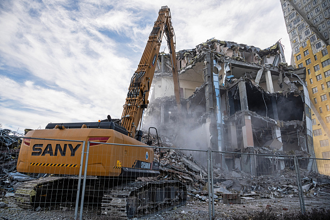 снос здания 