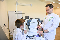 В СФ призвали увеличить количество врачей в детских кабинетах охраны зрения