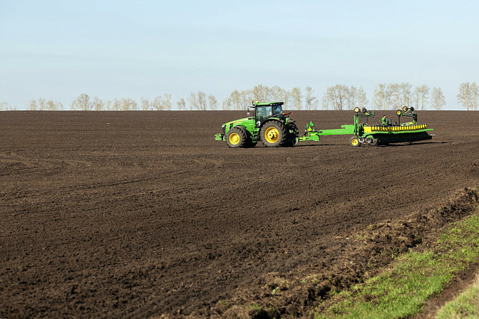 посевная поле агропром земля трактор 