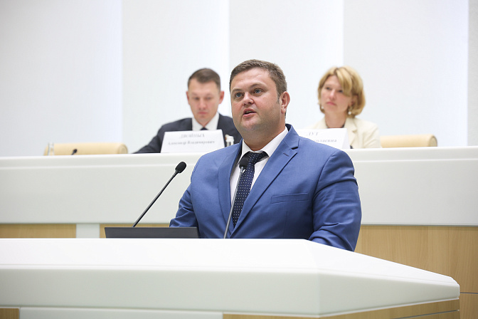 директор мбоу снежская гимназия александр львович