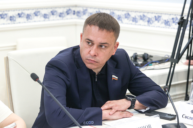 сенатор айрат гибатдинов