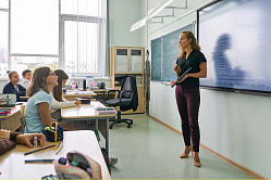 34% россиян предлагают учить в школах распознавать мошеннические схемы