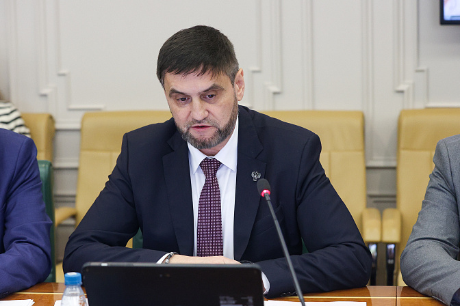 замминистра энергетики рф пётр конюшенко