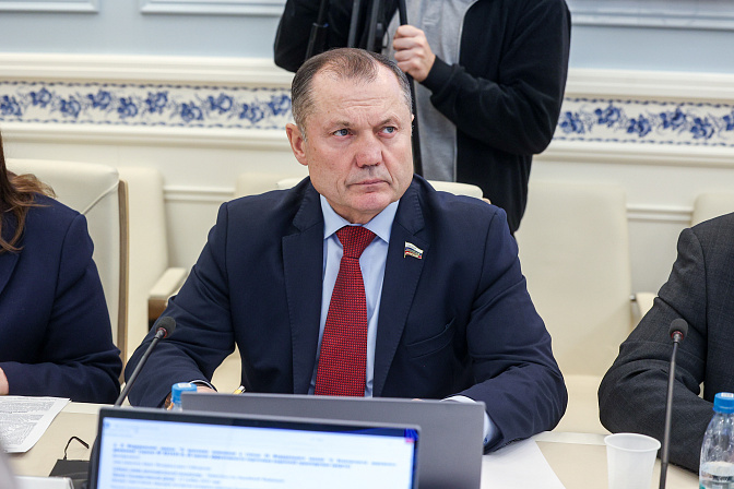 сенатор игорь мурог