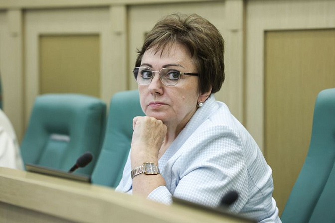 Сенатор Елена Бибикова