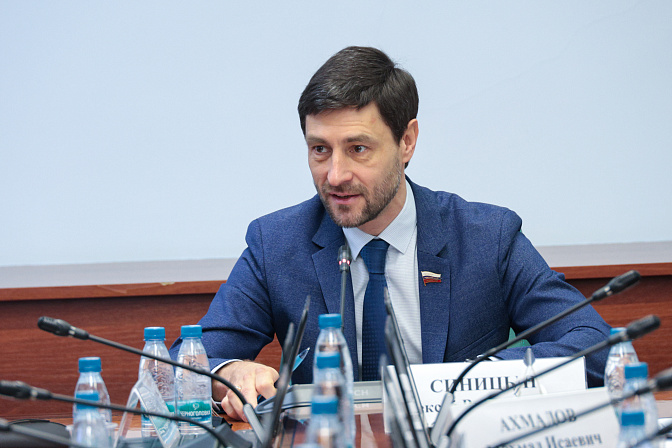 сенатор алексей синицын