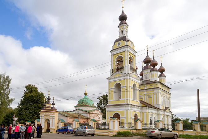 золотое кольцо плёс туристы церковь 