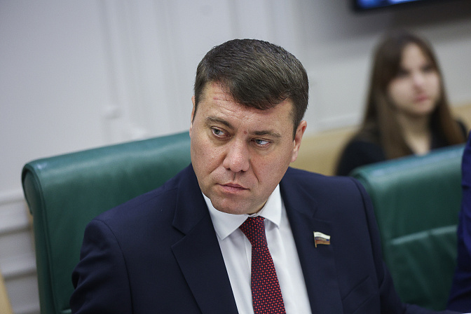сенатор иван абрамов