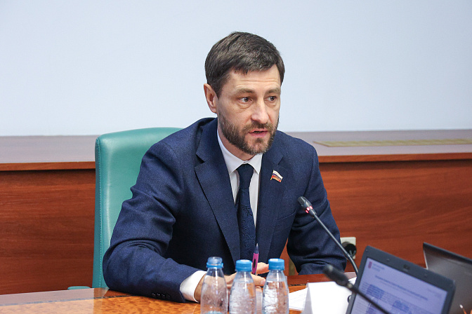 сенатор алексей синицын