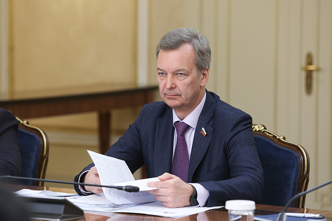 первый заместитель председателя сф сенатор андрей яцкин