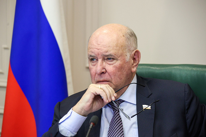 сенатор григорий карасин