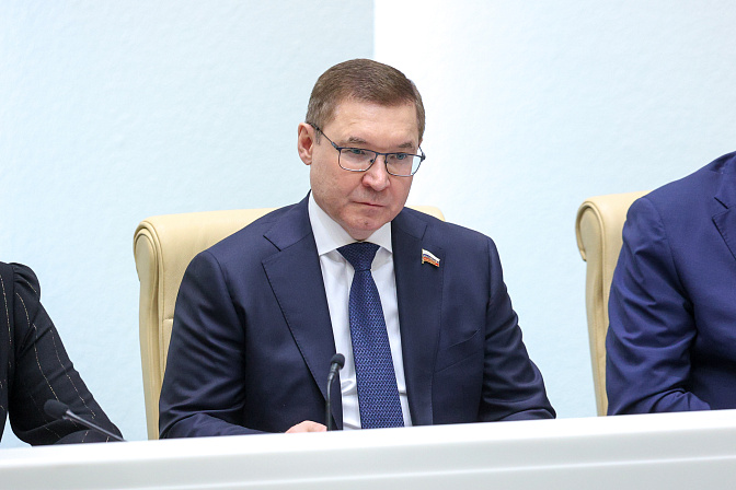 первый заместитель председателя сф владимир якушев