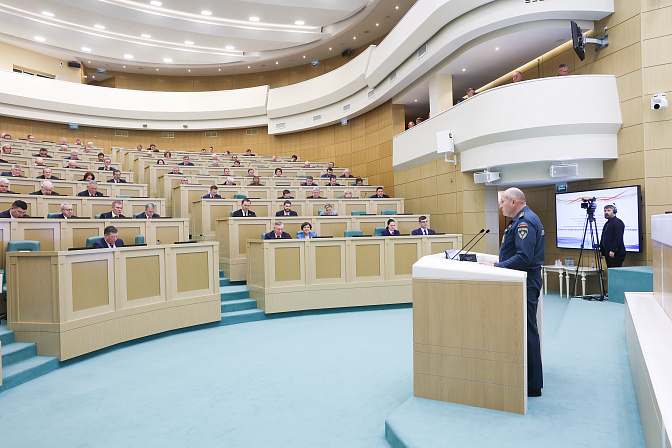 министр рф по делам гражданской обороны, чс и ликвидации последствий стихийных бедствий александр куренков