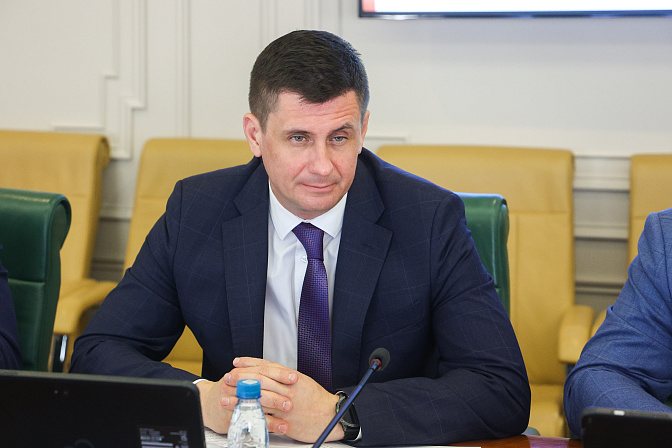 сенатор вадим деньгин