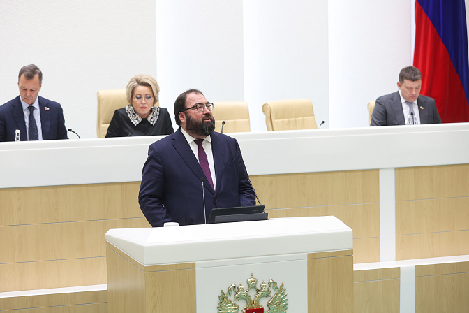 министр цифрового развития, связи и массовых коммуникаций рф максут шадаев