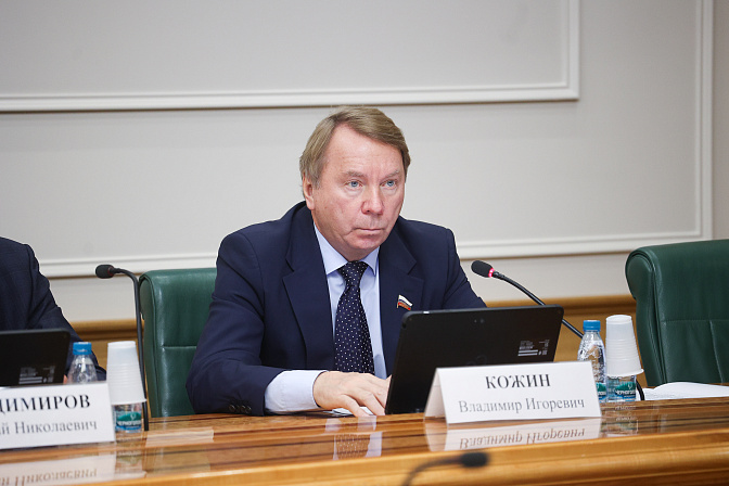 сенатор владимир кожин