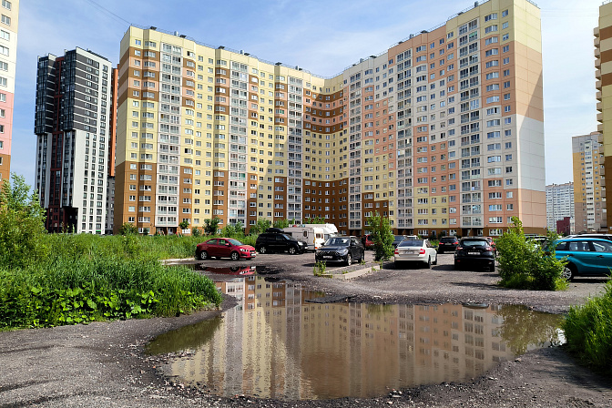 новостройки жкх стоянка лужа 