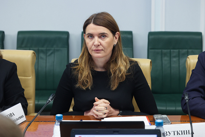 сенатор юлия лазуткина