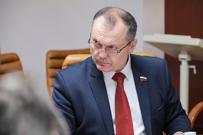 сенатор игорь мурог