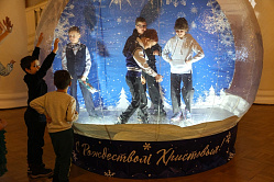 При поддержке Матвиенко в Таврическом дворце проходит ёлка для детей бойцов СВО