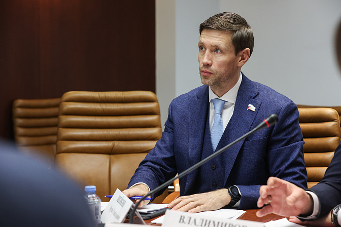 сенатор артём шейкин