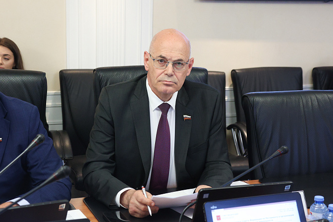 заслуженный врач рф владимир круглый