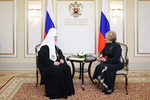 <p>Валентина Матвиенко поздравила Святейшего Патриарха Московского и всея Руси Кирилла с годовщиной интронизации. Фото: <a href=