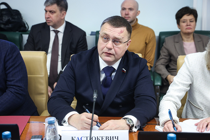 сенатор игорь кастюкевич