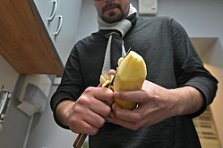 Для 97% российских женщин важно, чтобы их партнёр умел готовить